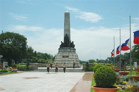 luneta park philippines.
